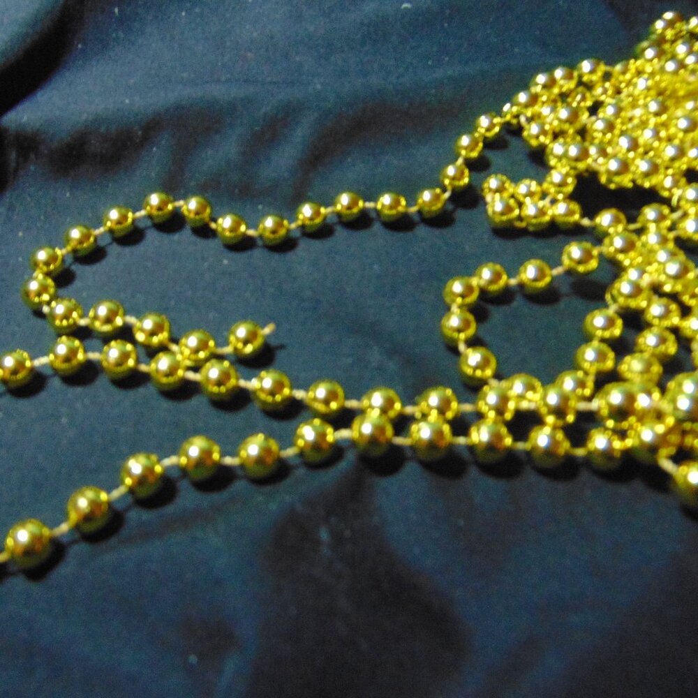 Gold bead Garland, Strand 220 inches, Shiny, Excellent Condition